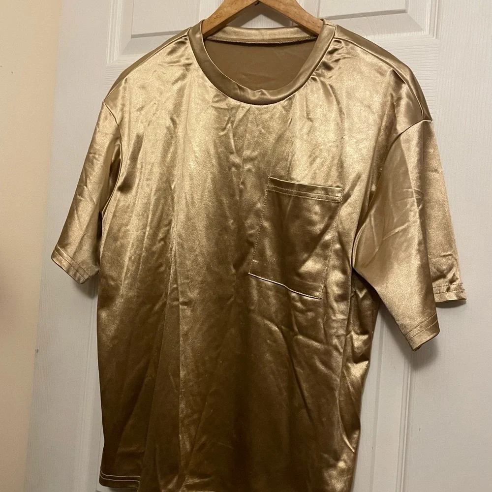 SHEIN Gold Metallic Short Sleeve Pocket Tee - Picture 3 of 6